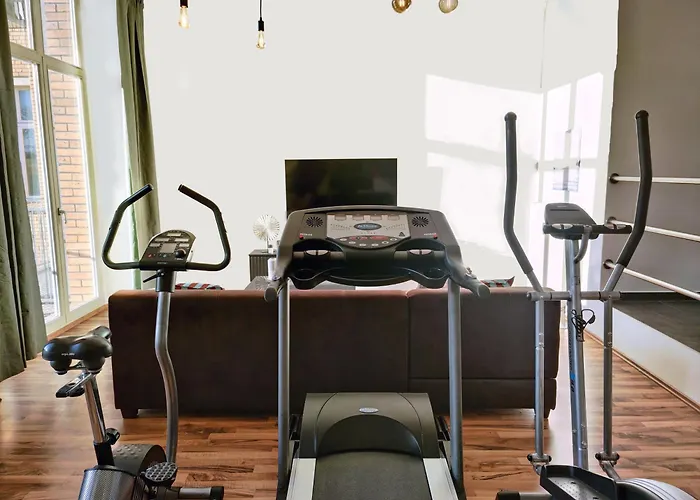 Modernes Loft-erlebnis Mit Fitnessbereich & Heimkino