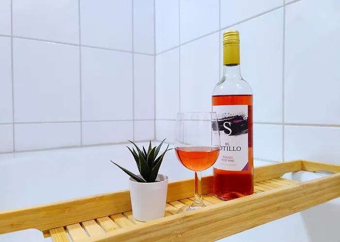 Modernes Loft-erlebnis Mit Fitnessbereich & Heimkino