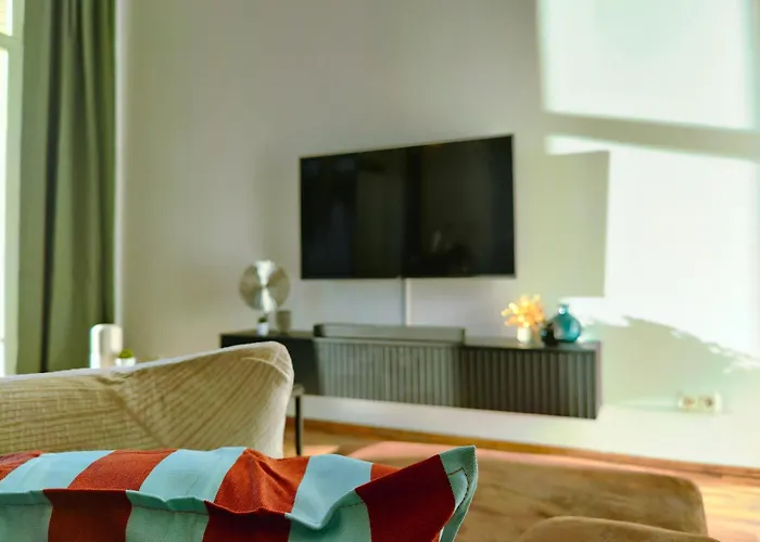 Modernes Loft-erlebnis Mit Fitnessbereich & Heimkino